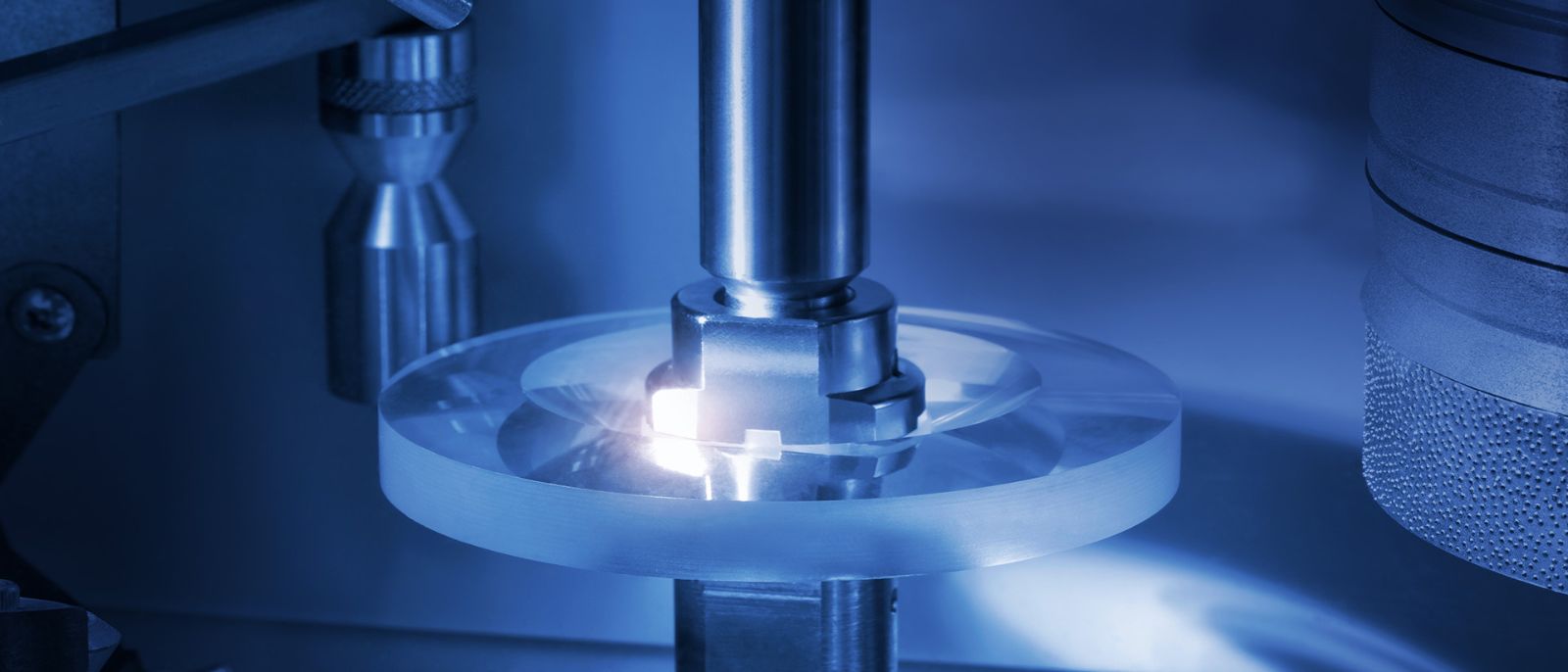 How Manufacturing Errors in Progressive Lenses Impact Wearer Satisfaction